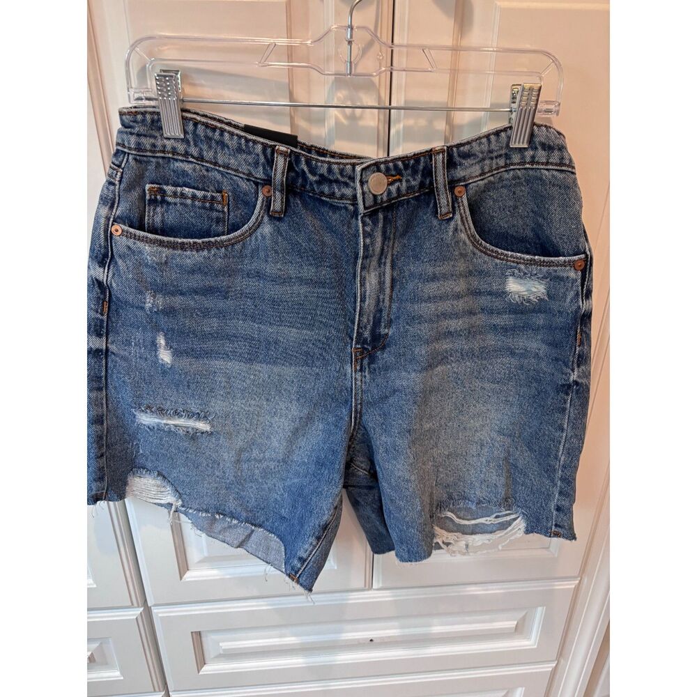 NWT BLANKNYC Distressed Denim Shorts Women's Size 30 Mid Rise 90's length‎